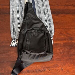 Vera Bradley sling bag